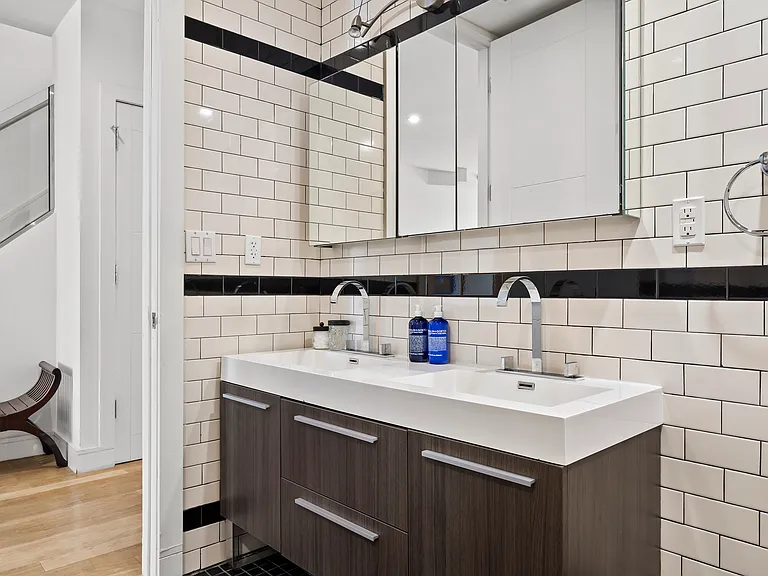 819 De Kalb Ave #2 — Photo 16