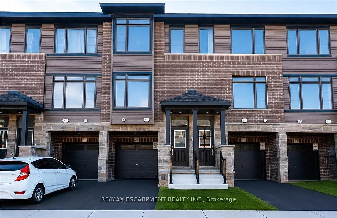 3 bed, $2,450 — Photo 1