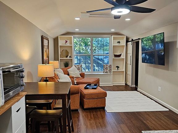 5th image of 19 Dovecreek