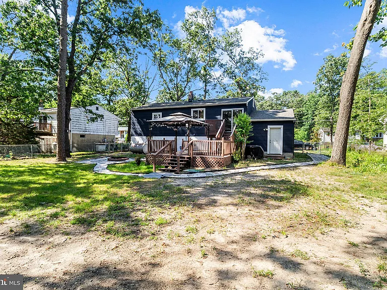 309 California Trl — Photo 32