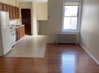 939 Spring Garden St #B, Philadelphia, PA 19123