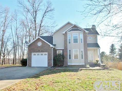 1st image of 438 Bluff Dr
