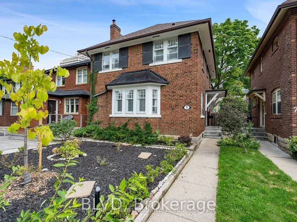 9 Maxwell Ave, Toronto, ON M5P 2B4