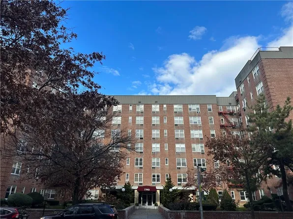 2 Sadore Lane #3G, Yonkers, NY 10710