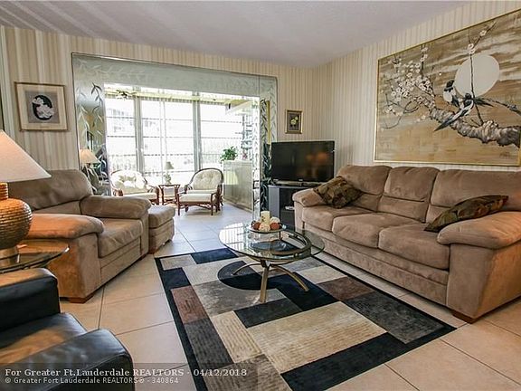 3rd image of 4705 NW 35th St APT 403