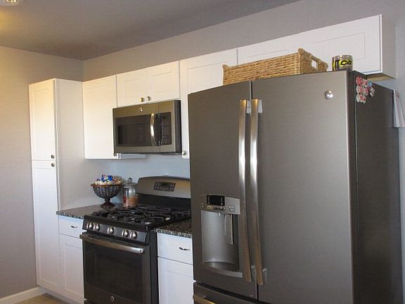 5th image of 215 N Dewberry Dr