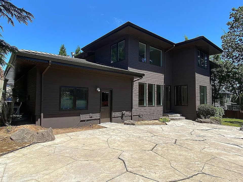 2nd image of 2919 Beacon Hill Dr