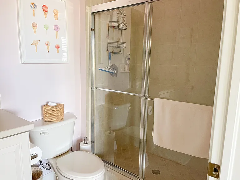 Bunkroom En Suite Bathroom