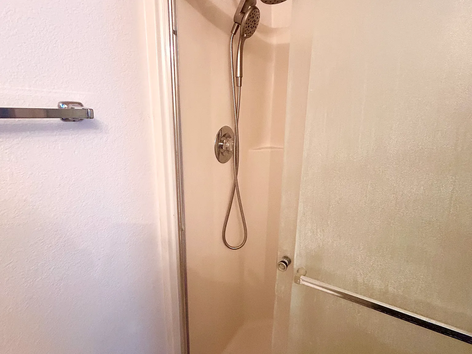 2 bed, 1126 sqft, $1,350 — Photo 3