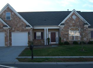 10019 Shetland Ln, Charlotte, NC 28278