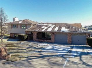 183 S 6th Ave, Columbus, NE 68601