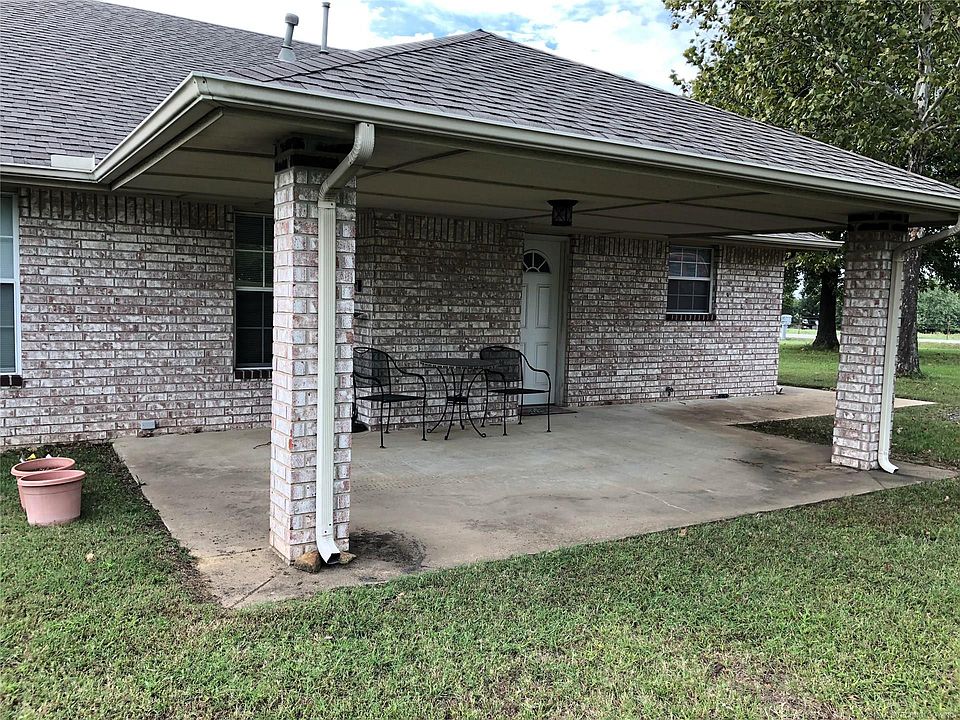 2nd image of 10086 E 575th Rd