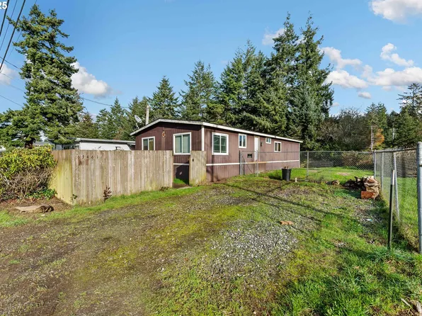63461 Wallace Rd, Coos Bay, OR 97420