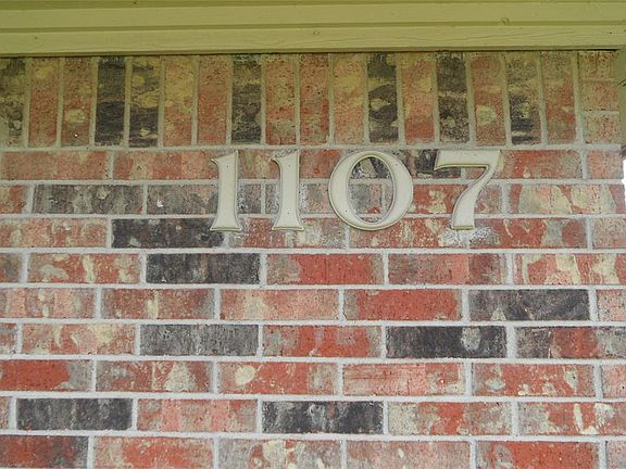 2nd image of 1107 Fairhaven Dr