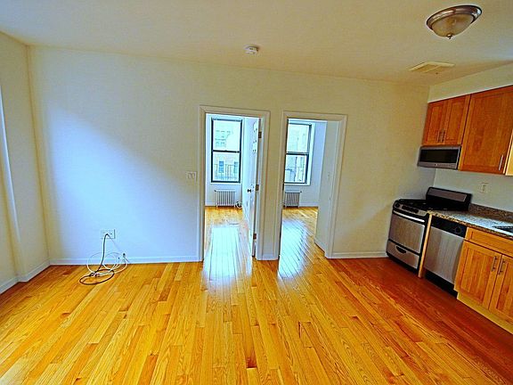 2nd image of 3112 36th St APT 3R