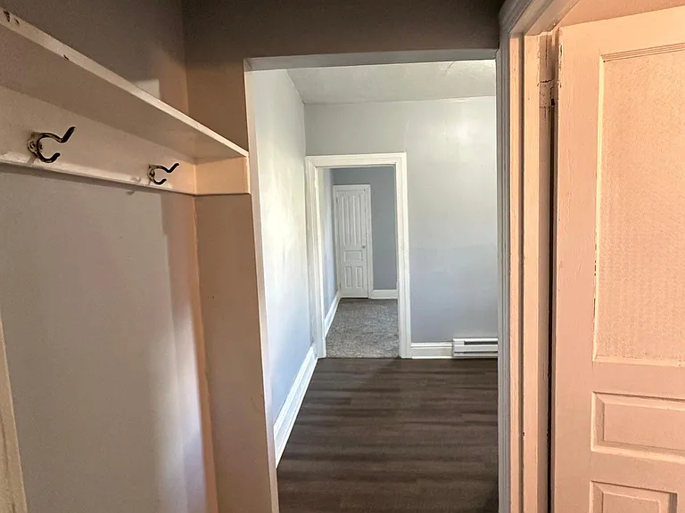 219 Roosevelt Ave #2R — Photo 5