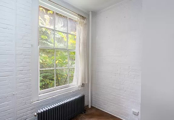 4th image of 195 Prince St APT 2E
