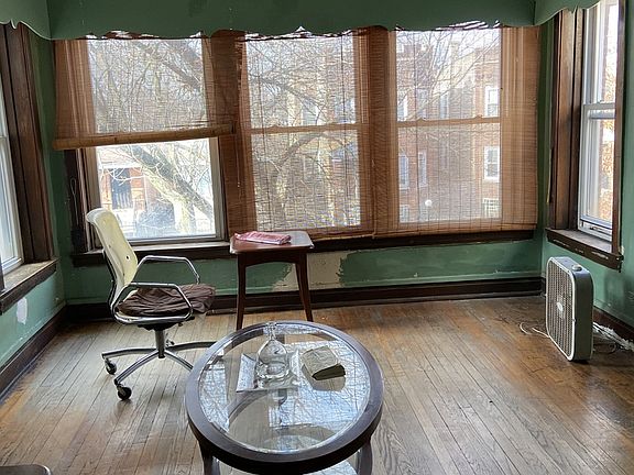 3rd image of 605 N Monticello Ave