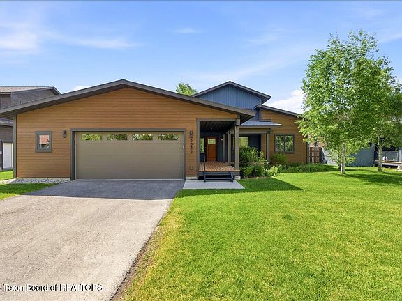 2nd image of 3052 Whitehouse Dr