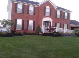 63 E Royal Hill Dr, Orchard Park, NY 14127