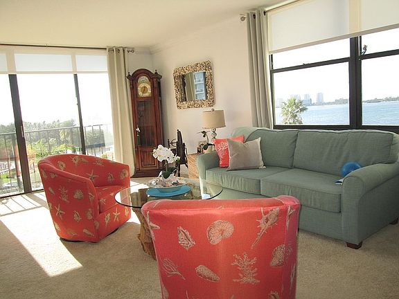 4th image of 100 Oakmont Ln APT 701