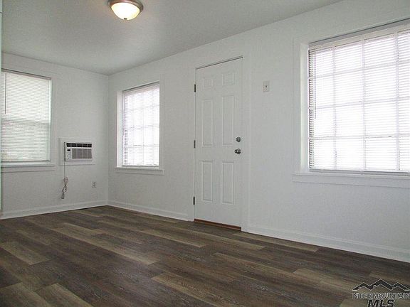 2nd image of 1220 E Pine St