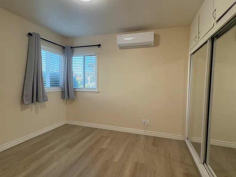 515 W Maple Ave — Photo 6