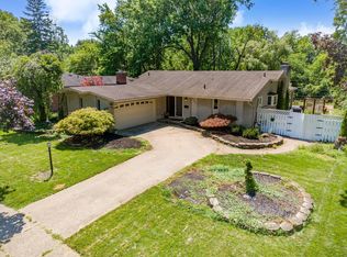 16257 Riverside Dr, Livonia, MI 48154