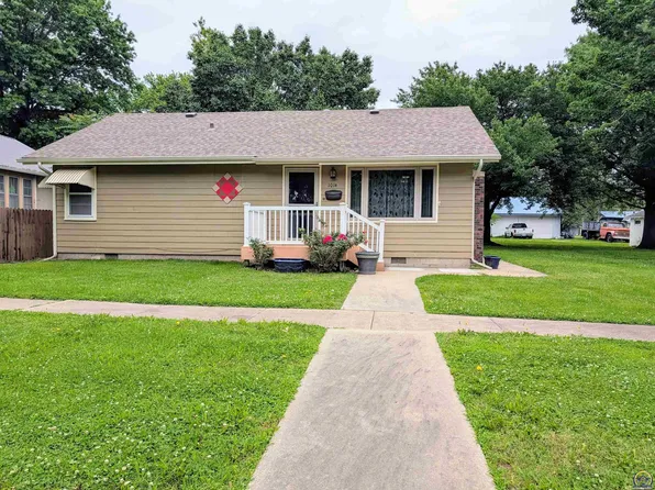 1014 Neosho St, Burlington, KS 66839