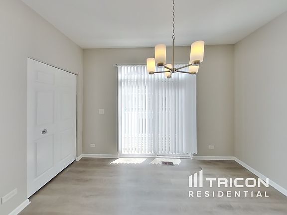 4th image of 10567 W 154th Pl