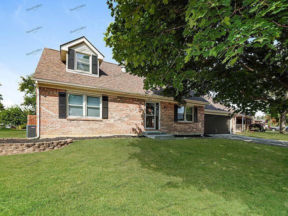 5th image of 6841 Castlebrook Dr