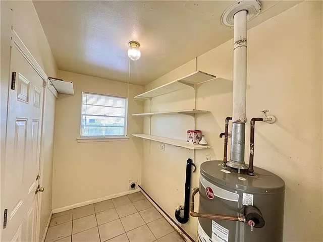 583 Delmar St — Photo 11