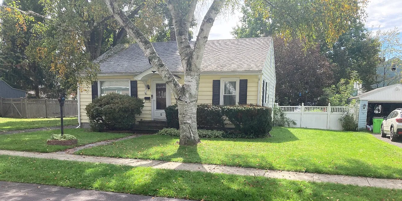 3 bed, 1020 sqft, $1,950 — Photo 1