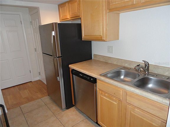 2nd image of 203 Lewfield Cir #203