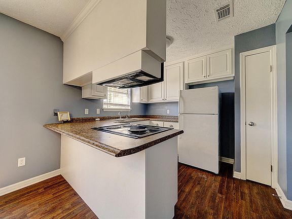 4th image of 6938 Keithley Rd