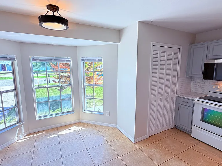 20515 Macon Pkwy — Photo 11