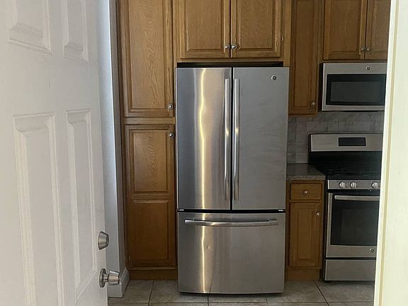 2nd image of 127 N High St Floor 1