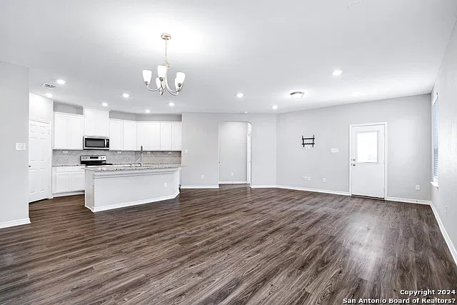 3 bed, 2.0 bath, 1549 sqft, $1,695 — Photo 4