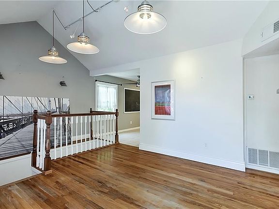 5th image of 2126 Bristow St