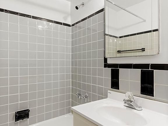 5th image of 320 E 54th St APT 3E