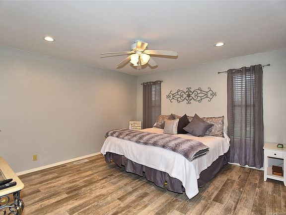 5th image of 13616 S Oak Pl E