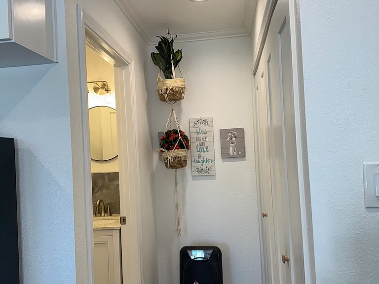 2115 1/2 S Rimpau Blvd — Photo 12