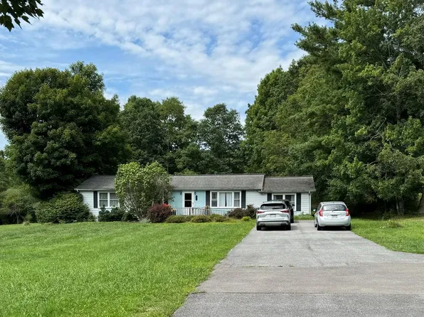 361 Pluto Rd, Shady Spring, WV 25918