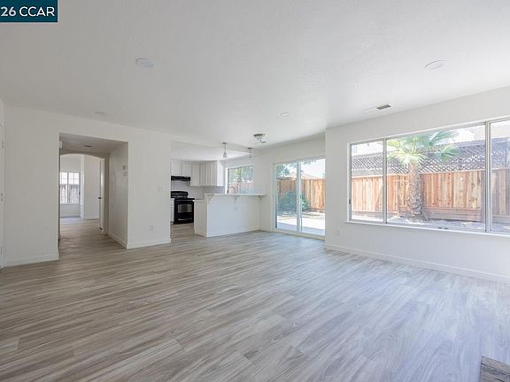 5th image of 4528 Knollpark Cir