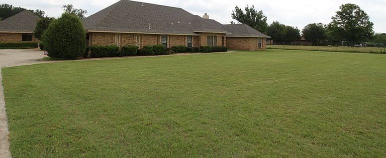 1st image of 1316 Oak Dr
