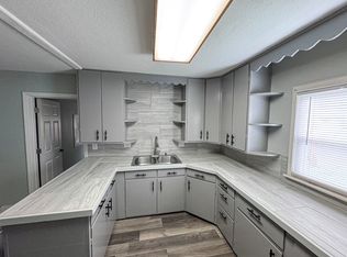 301 S Grand Ave, Eldon, MO 65026