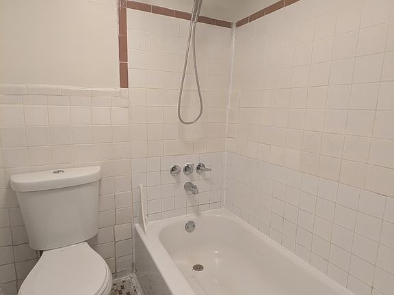 4th image of 528 Knorr St Floor 2