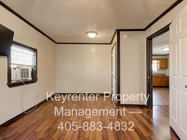 3607 SW 12th St — Photo 24