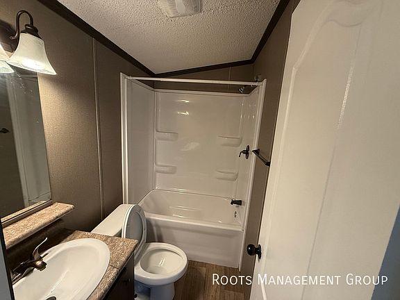5th image of 310 Hester Ave Trailer 221