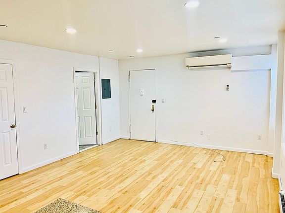 5th image of 51 Davis Ave #1D